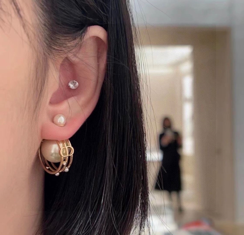 chr1st1an D10r earrings